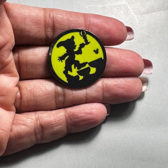 Disney Dopey Dwarf Trading Pin Princess Snow White Silhouette Brooch Lapel Pin - Picture 5 of 8